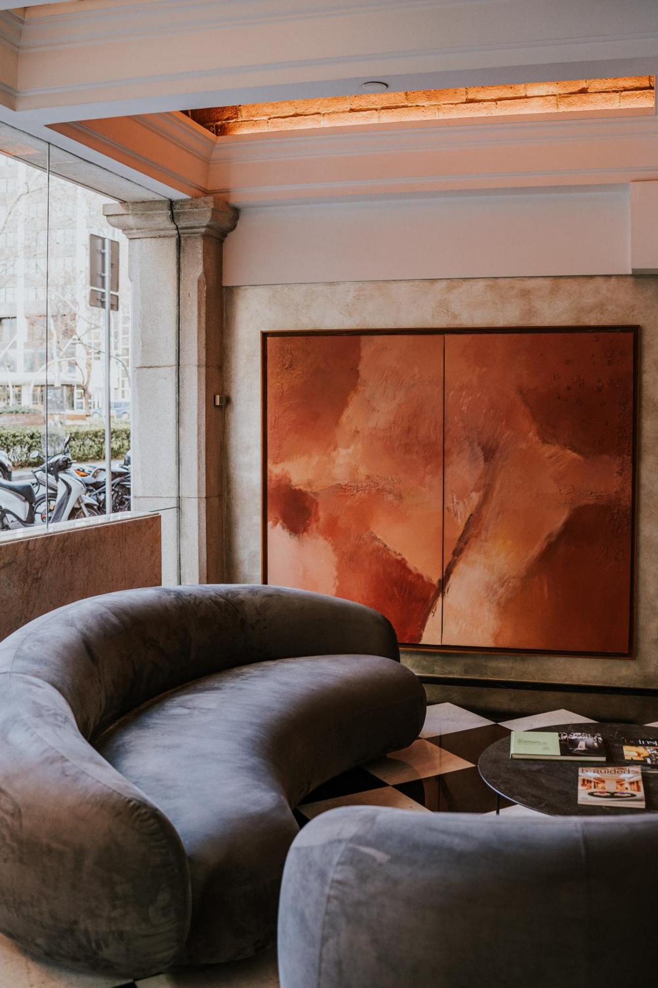 Hotel Gran Derby Suites, A Small Luxury Of The World Barcelona