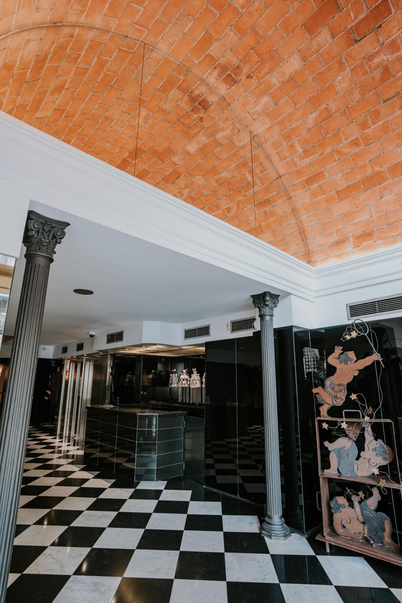 Hotel Gran Derby Suites, A Small Luxury Of The World 4*
